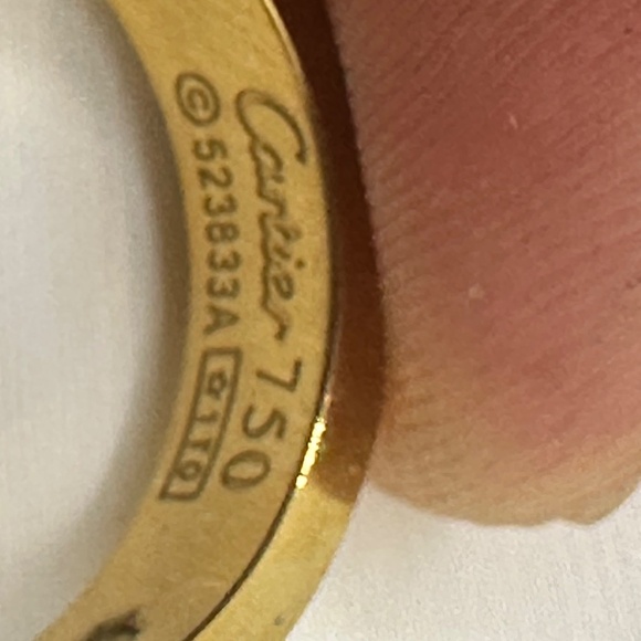 18K Gold Band Ring - Picture 4 of 5